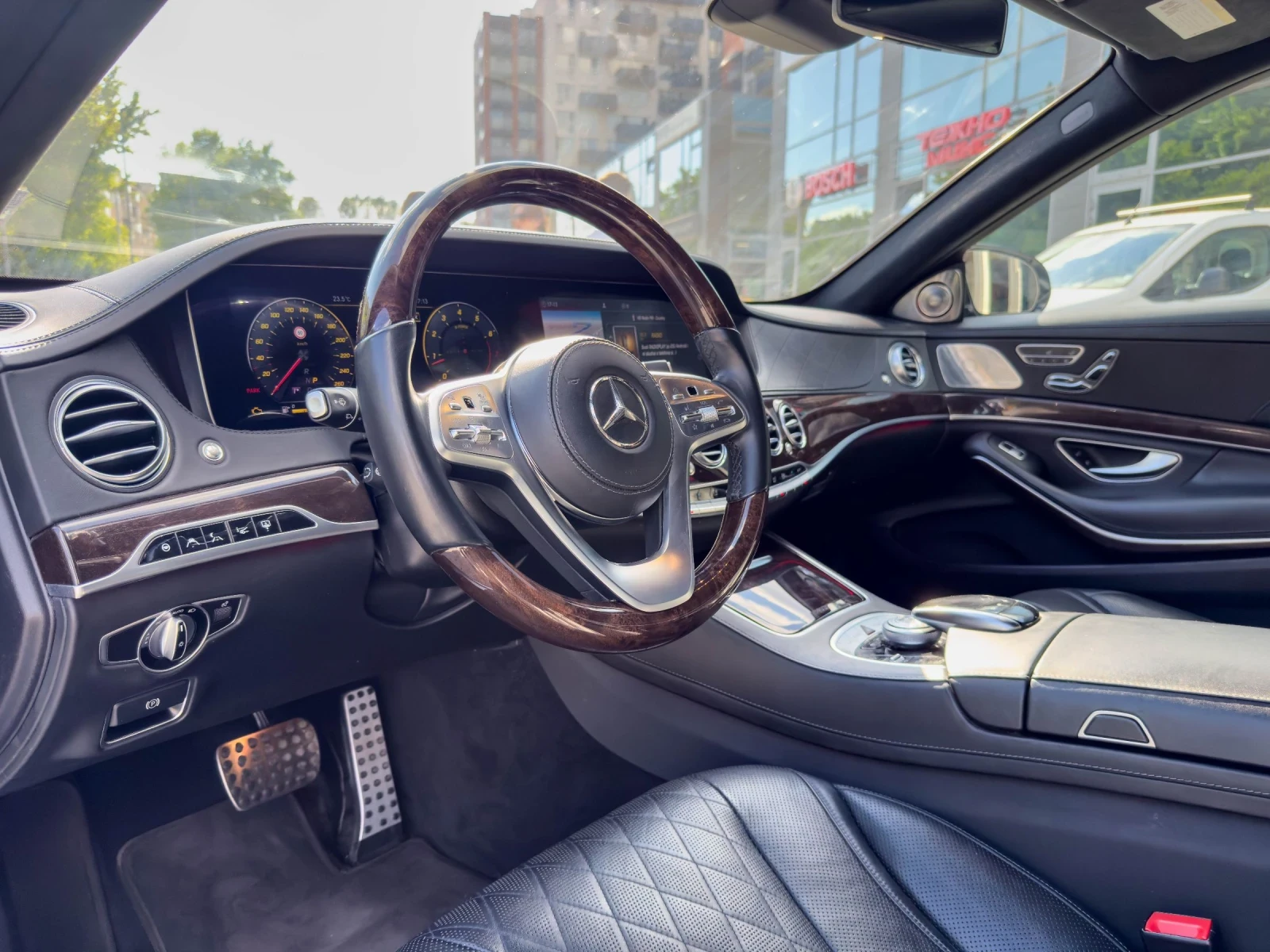 Mercedes-Benz S 560 LONG/4 MATIC+ /BURMASTER3D/360/85000* , снимка 9 - Автомобили и джипове - 54571114