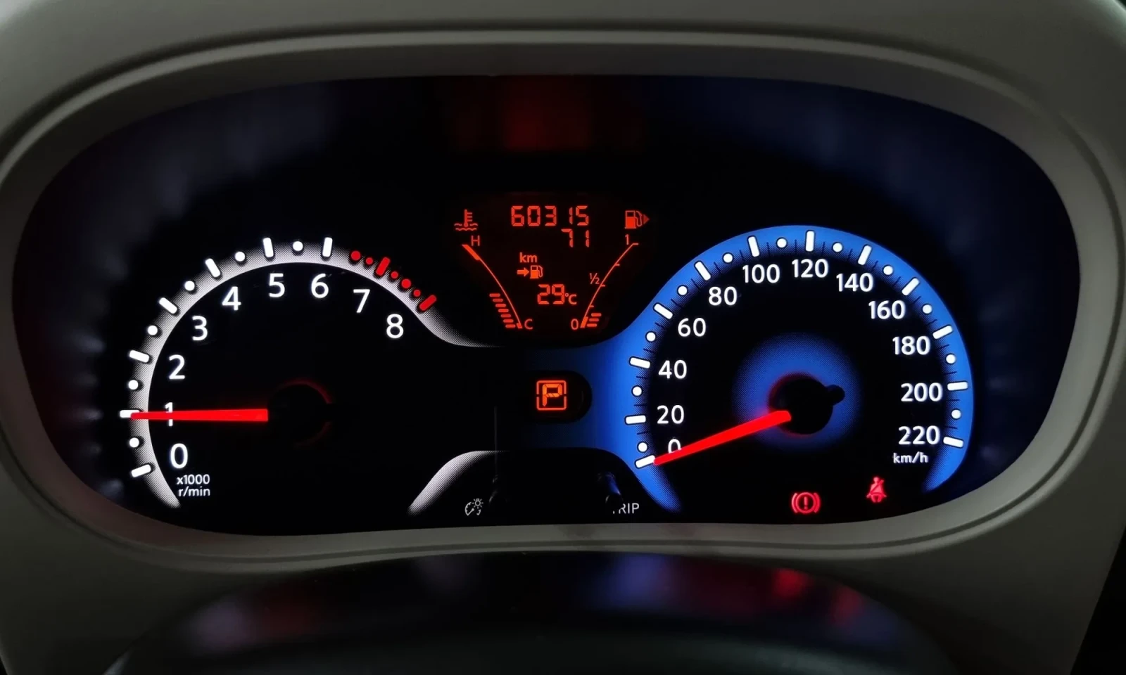 Nissan Cube, снимка 8 - Автомобили и джипове - 54853899