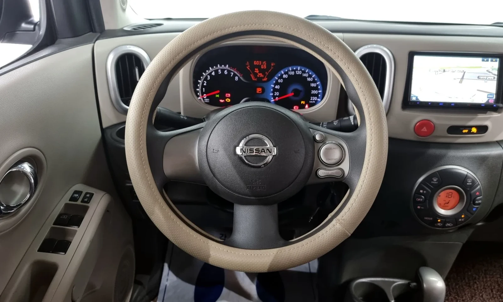 Nissan Cube, снимка 13 - Автомобили и джипове - 54853899