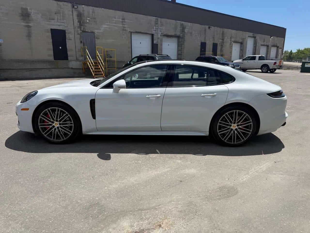 Porsche Panamera * Turbo * ДИСТРОНИК * 360 * ОБДУХВАНЕ * ПАНОРАМА, снимка 8 - Автомобили и джипове - 54991953