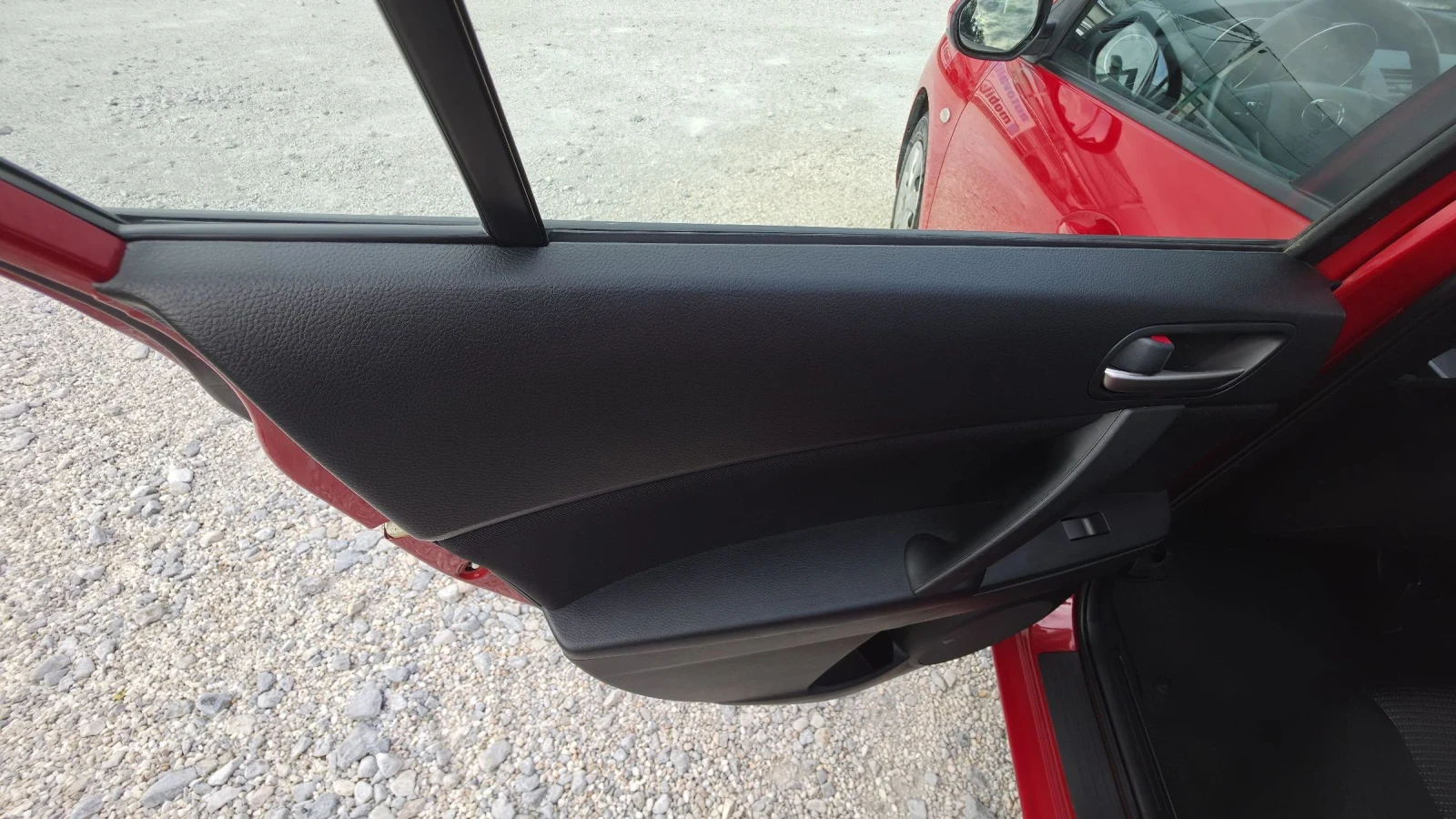 Mazda 3 1.6 HDI 2013г. Топ състояние, снимка 12 - Автомобили и джипове - 55039131