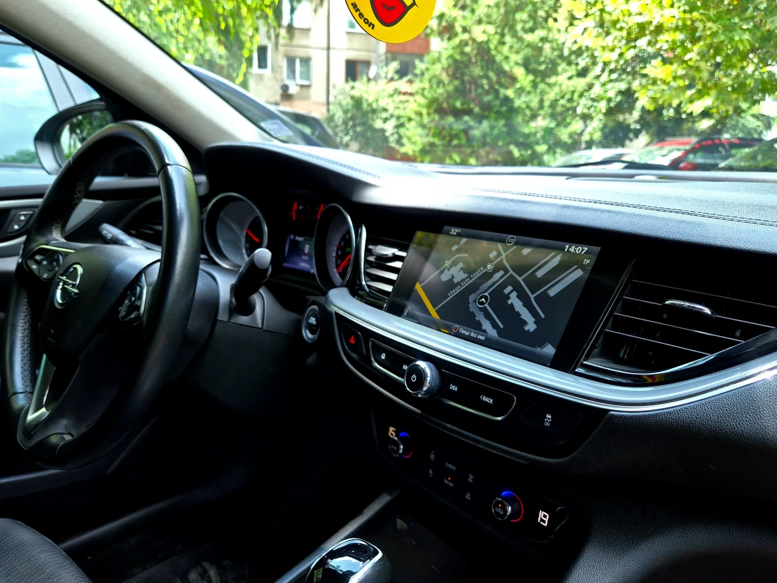 Opel Insignia Grand Sport, снимка 10 - Автомобили и джипове - 55146531