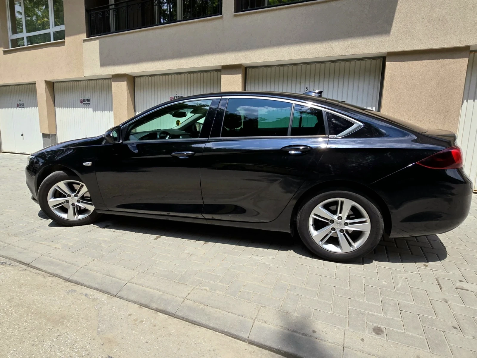 Opel Insignia Grand Sport, снимка 3 - Автомобили и джипове - 55146531