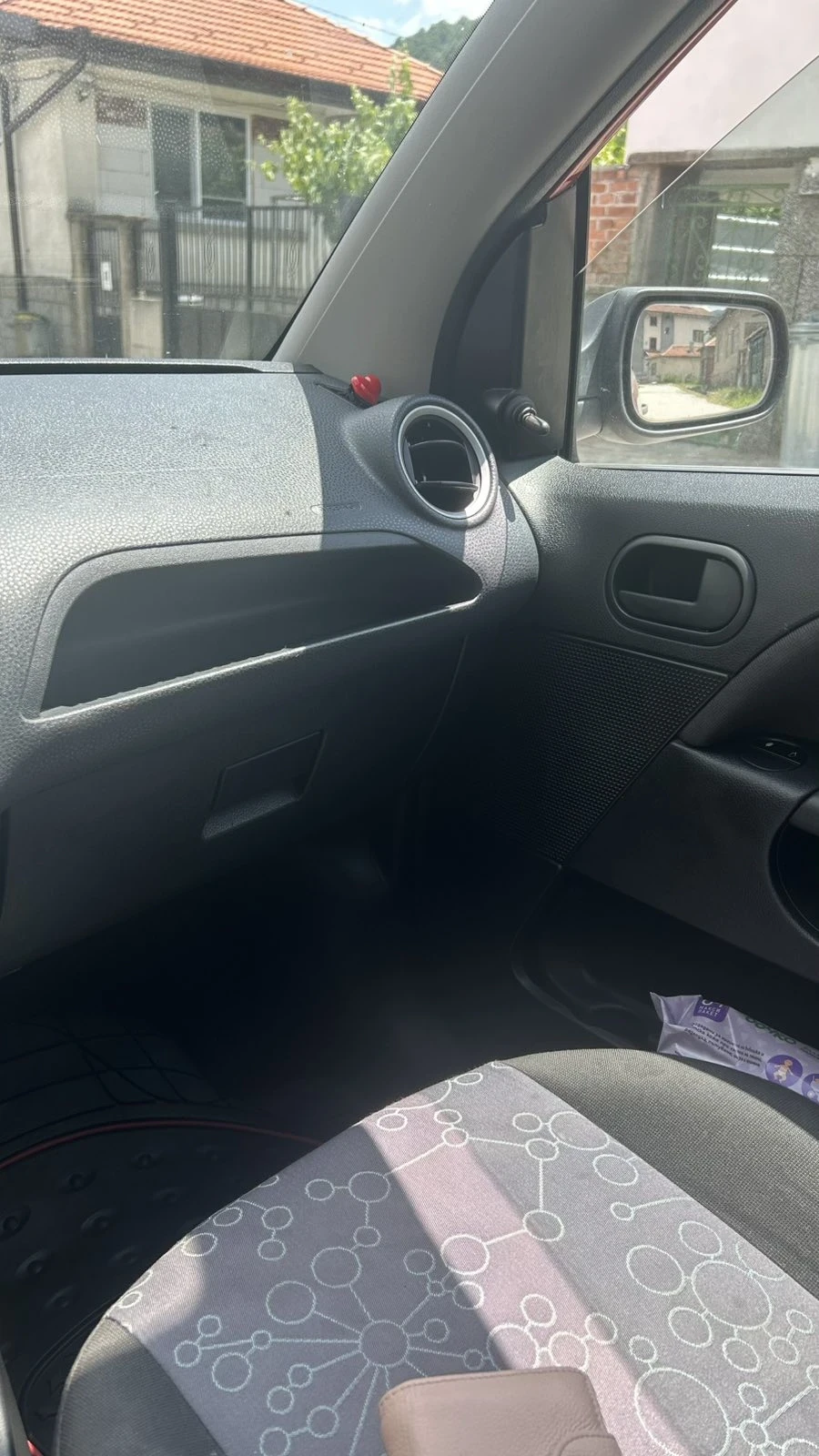 Ford Fiesta 1.4 16v, снимка 12 - Автомобили и джипове - 55179544