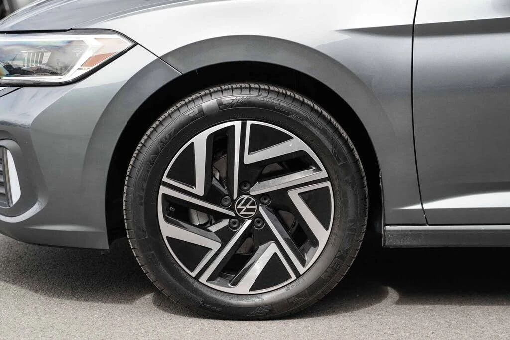 VW Jetta * Highline * FWD * Автокредит * (Цена до България), снимка 7 - Автомобили и джипове - 55463183