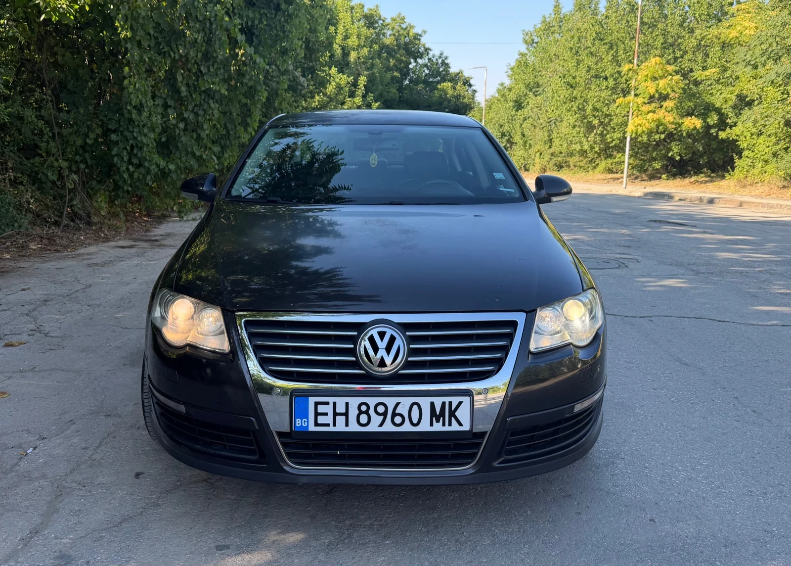 VW Passat Седан* Автоматик* Highline* Подгрев* , снимка 1 - Автомобили и джипове - 55628906