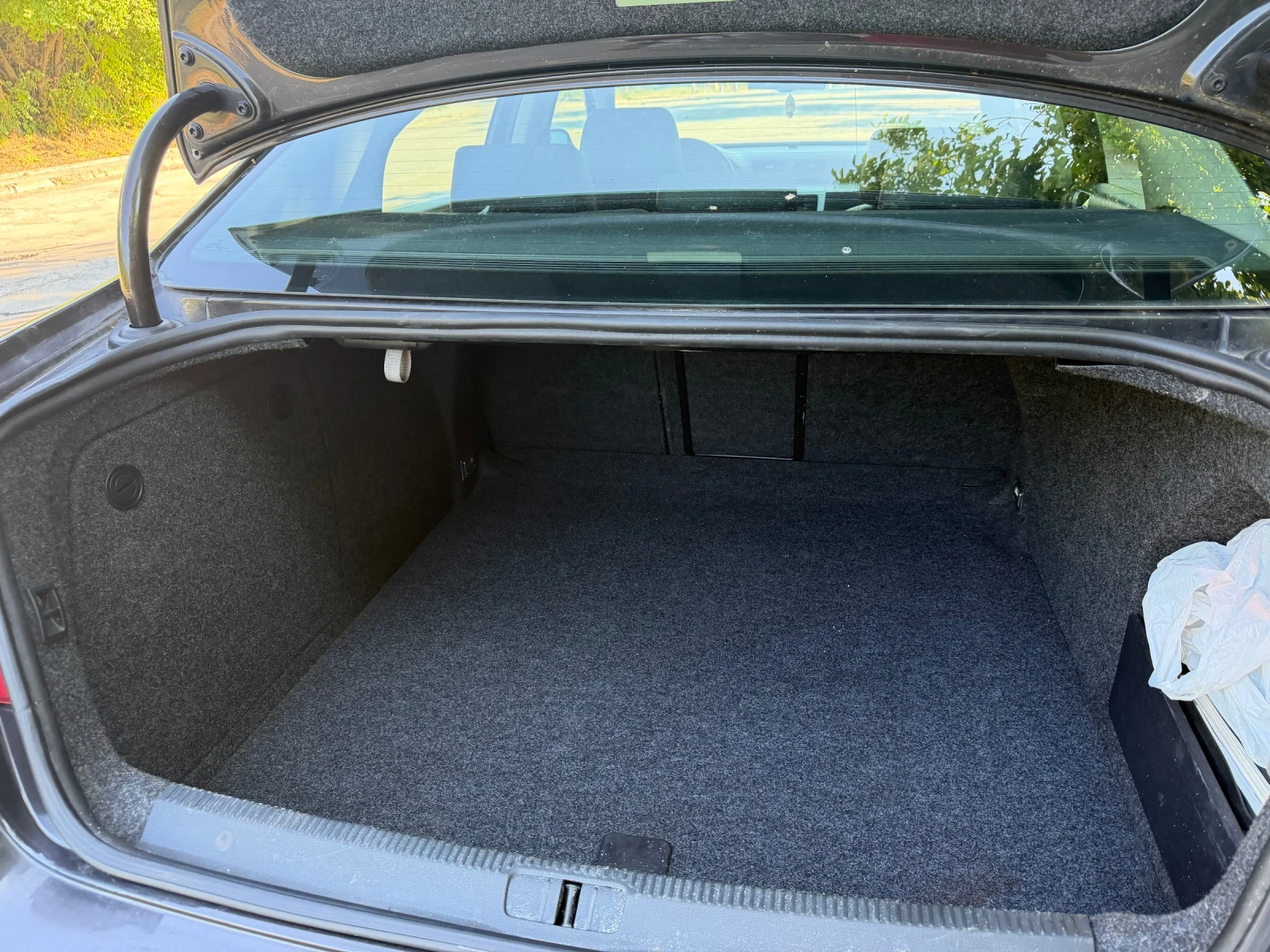 VW Passat Седан* Автоматик* Highline* Подгрев* , снимка 13 - Автомобили и джипове - 55628906