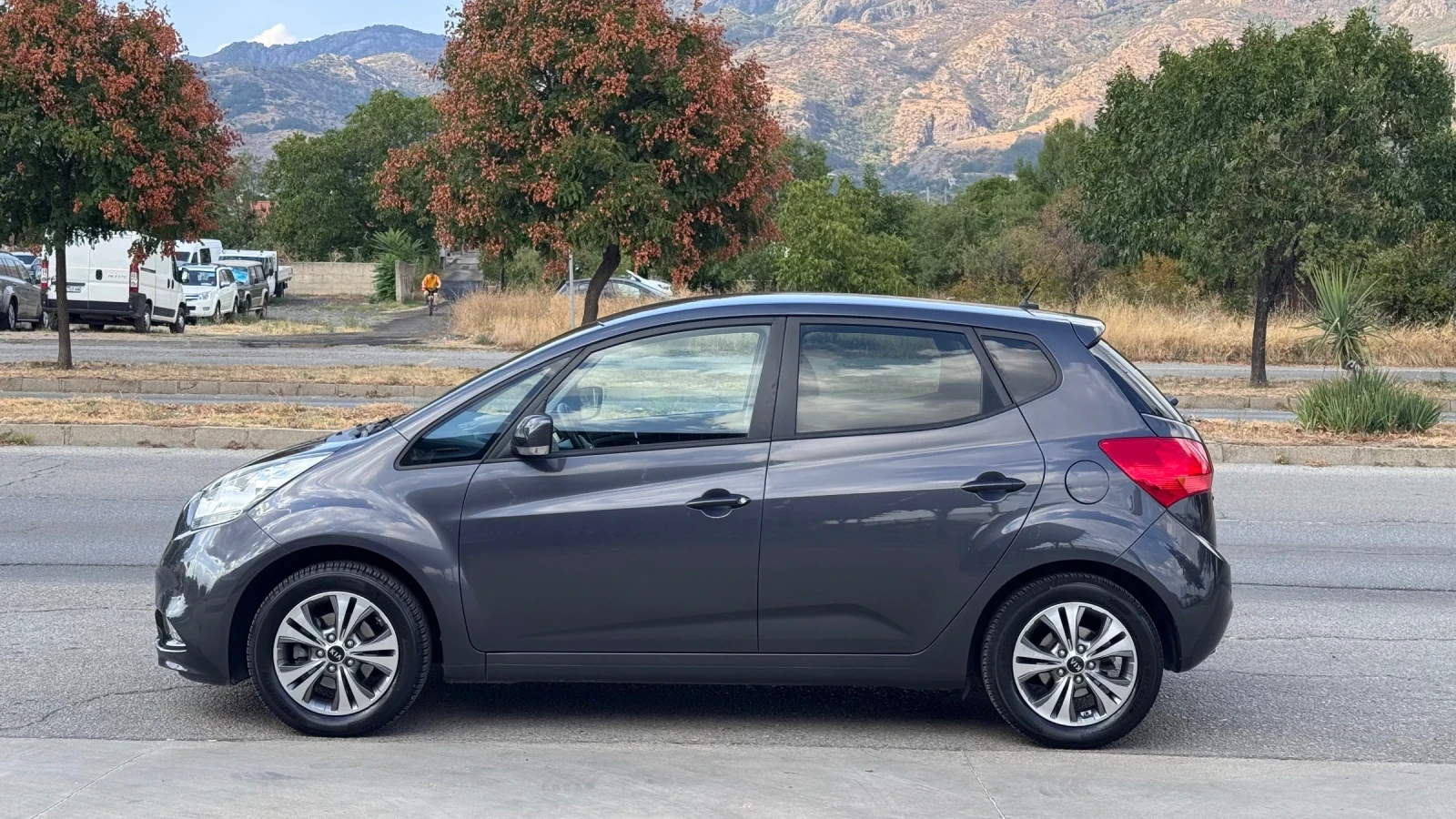 Kia Venga 1.4i 157хил.км* FACE* NAVI* КАМЕРА* , снимка 2 - Автомобили и джипове - 55951016