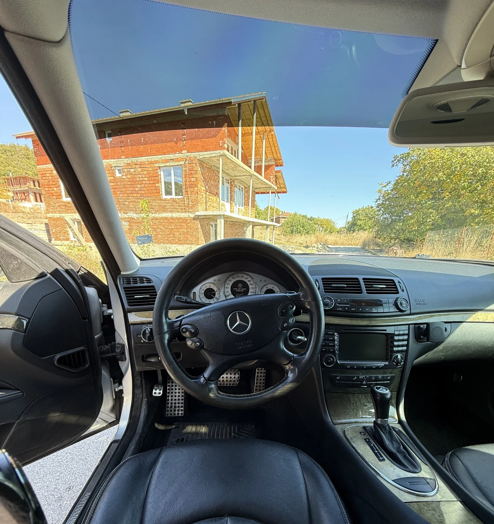 Mercedes-Benz E 320, снимка 6 - Автомобили и джипове - 56485023