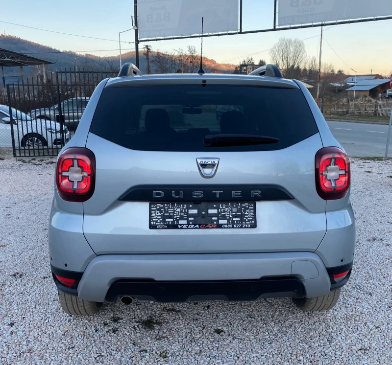 Dacia Duster 1.5 dci /116 k.c./ Navi/ Камери 360 градуса/, снимка 8 - Автомобили и джипове - 52921101