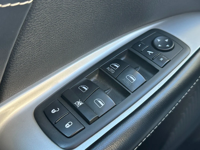 Fiat Freemont 2.0d 170 к.с. 7-местен, снимка 16 - Автомобили и джипове - 52961699