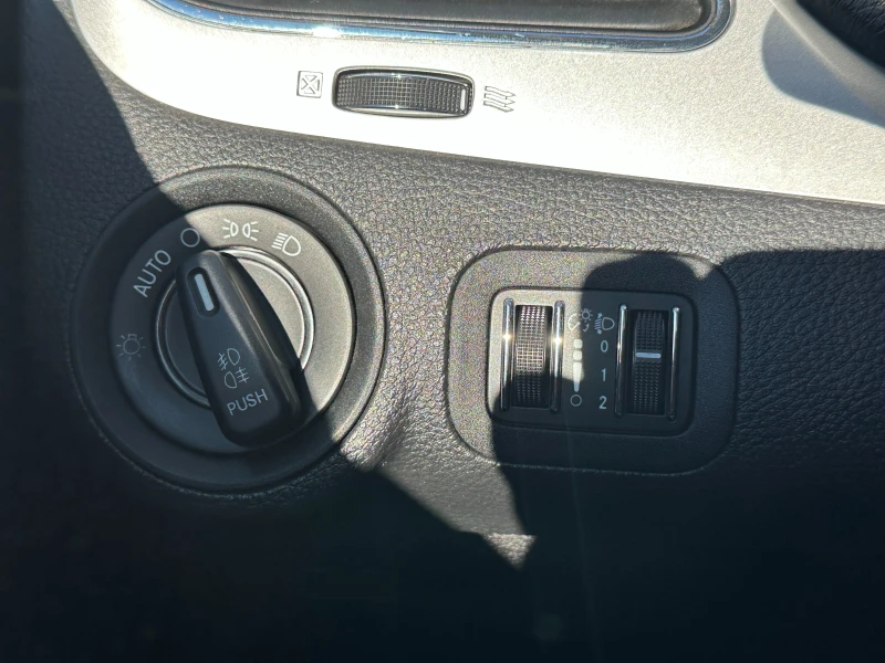 Fiat Freemont 2.0d 170 к.с. 7-местен, снимка 15 - Автомобили и джипове - 52961699