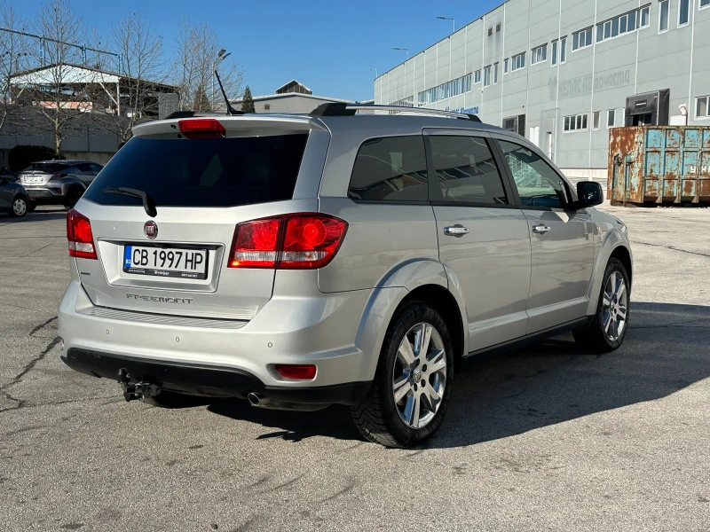 Fiat Freemont 2.0d 170 к.с. 7-местен, снимка 4 - Автомобили и джипове - 52961699