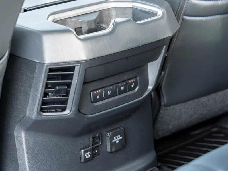 Toyota Tundra * CrewMax Platinum* * Aвтокредит* * Сервизна истор, снимка 15 - Автомобили и джипове - 53431192