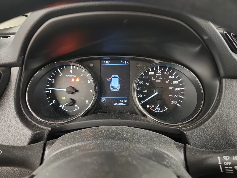 Nissan Qashqai S, снимка 9 - Автомобили и джипове - 53573673