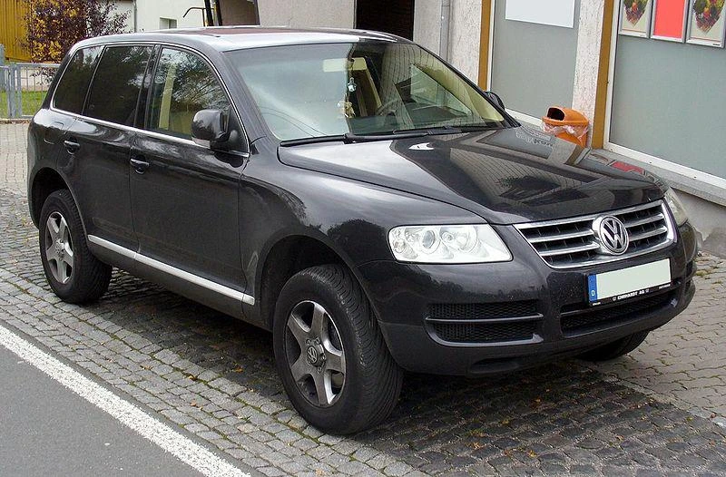 VW Touareg 2.5TDI НА ЧАСТИ!, снимка 1 - Автомобили и джипове - 47532420