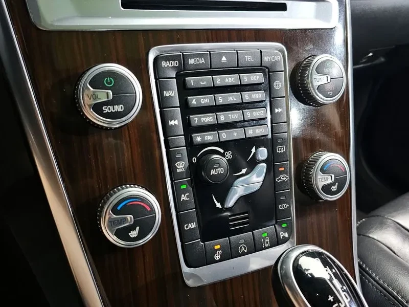 Volvo XC60 42095237, снимка 16 - Автомобили и джипове - 54879979