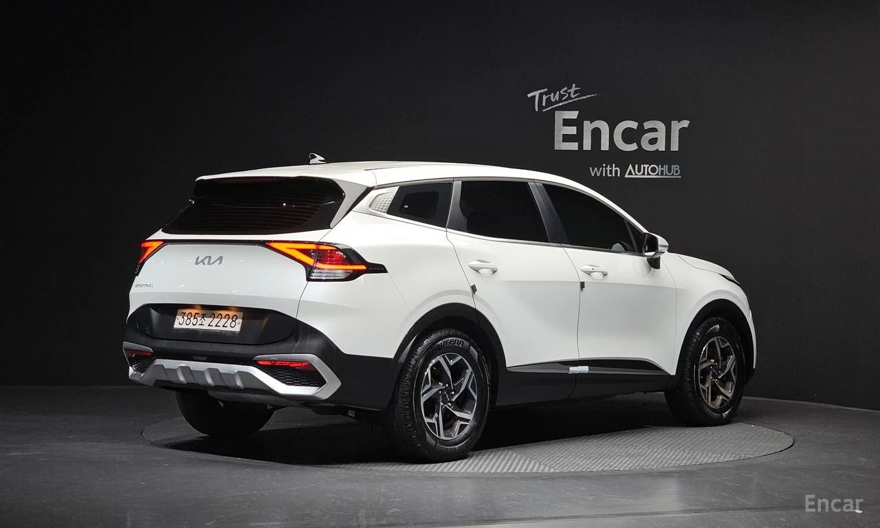 Kia Sportage ПОДГРЕВ* KEYLESS* КАМЕРА, снимка 2 - Автомобили и джипове - 54296220