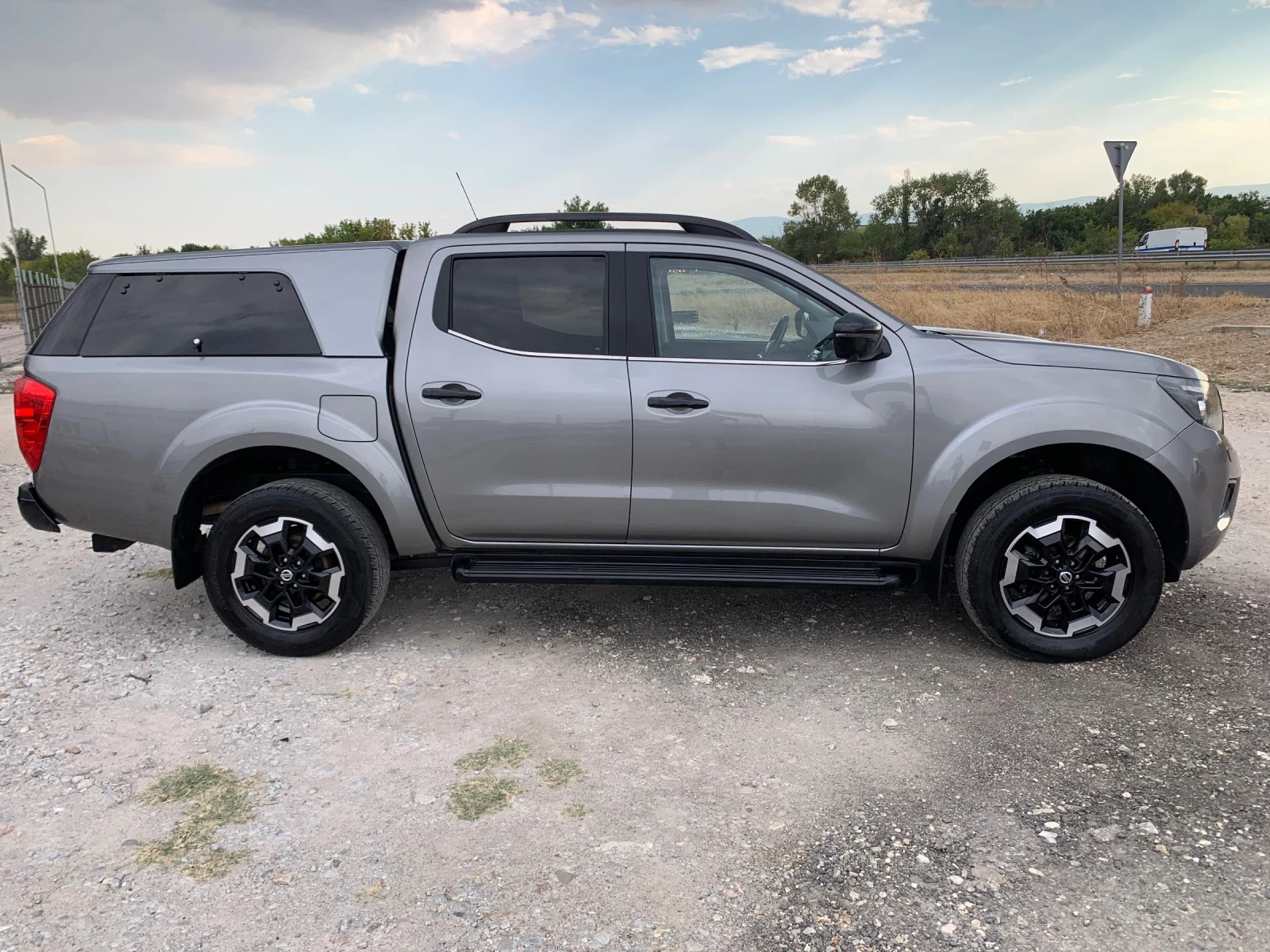 Nissan Navara 2.3 dci/ 4x4/190kc, снимка 3 - Автомобили и джипове - 56172751
