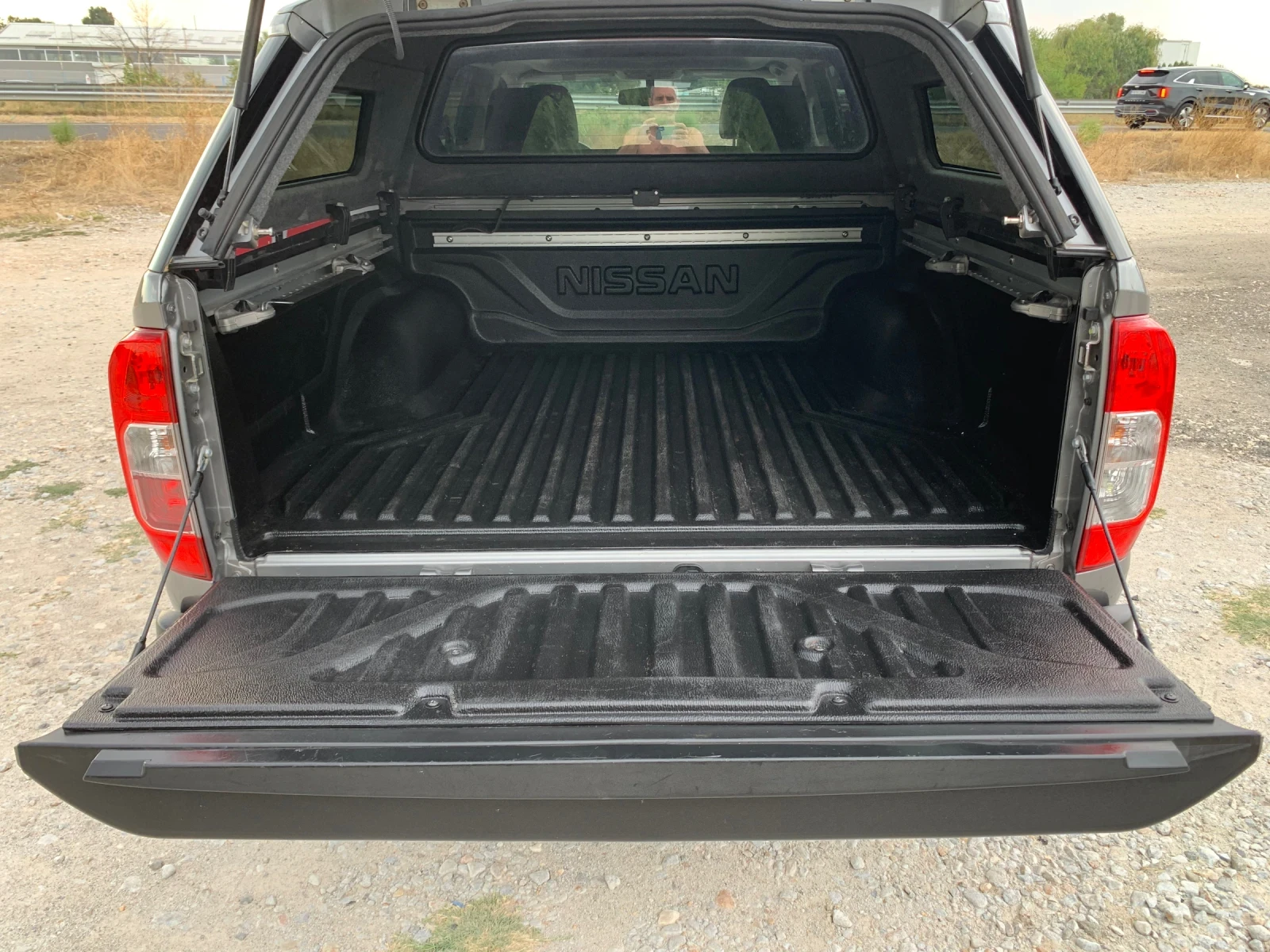 Nissan Navara 2.3 dci/ 4x4/190kc, снимка 6 - Автомобили и джипове - 56172751