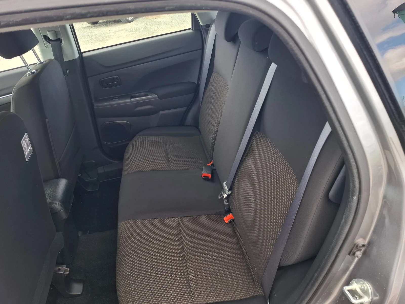 Mitsubishi ASX 1, 6i Италия, снимка 11 - Автомобили и джипове - 56309806