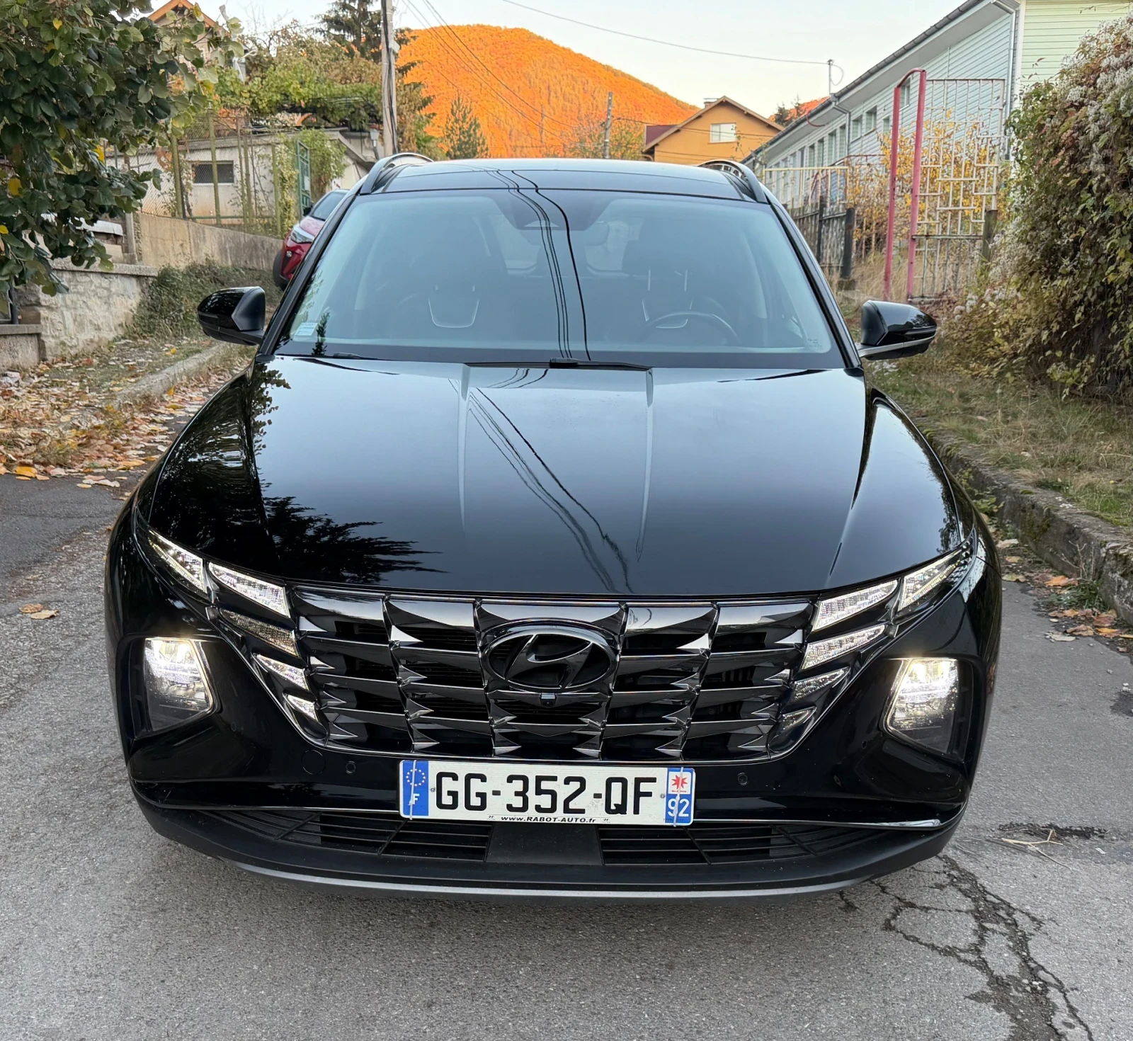 Hyundai Tucson 230hp Hybrid 113150км всички екстри и история