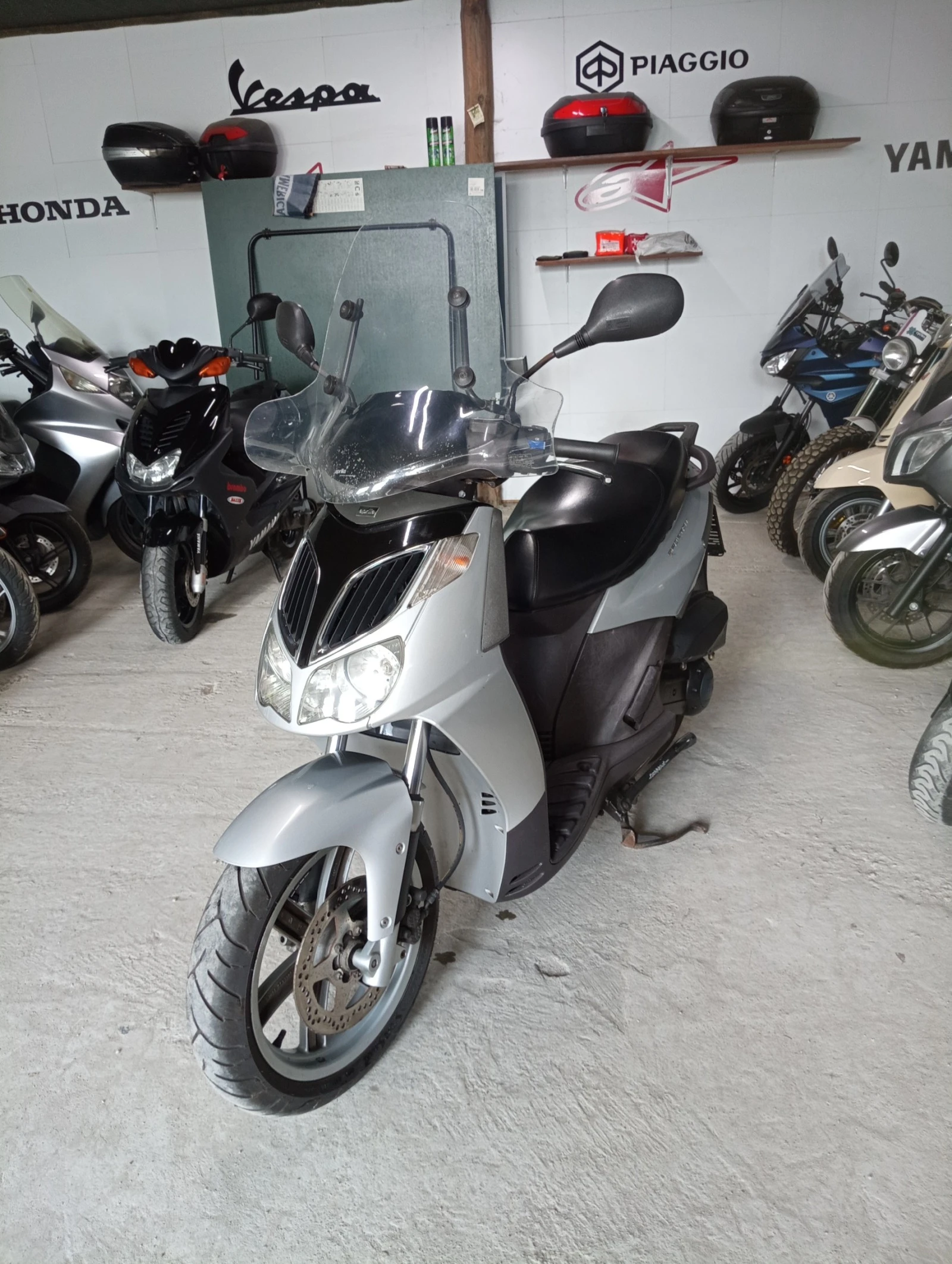 Aprilia 125 Sport city 125 - изображение 7