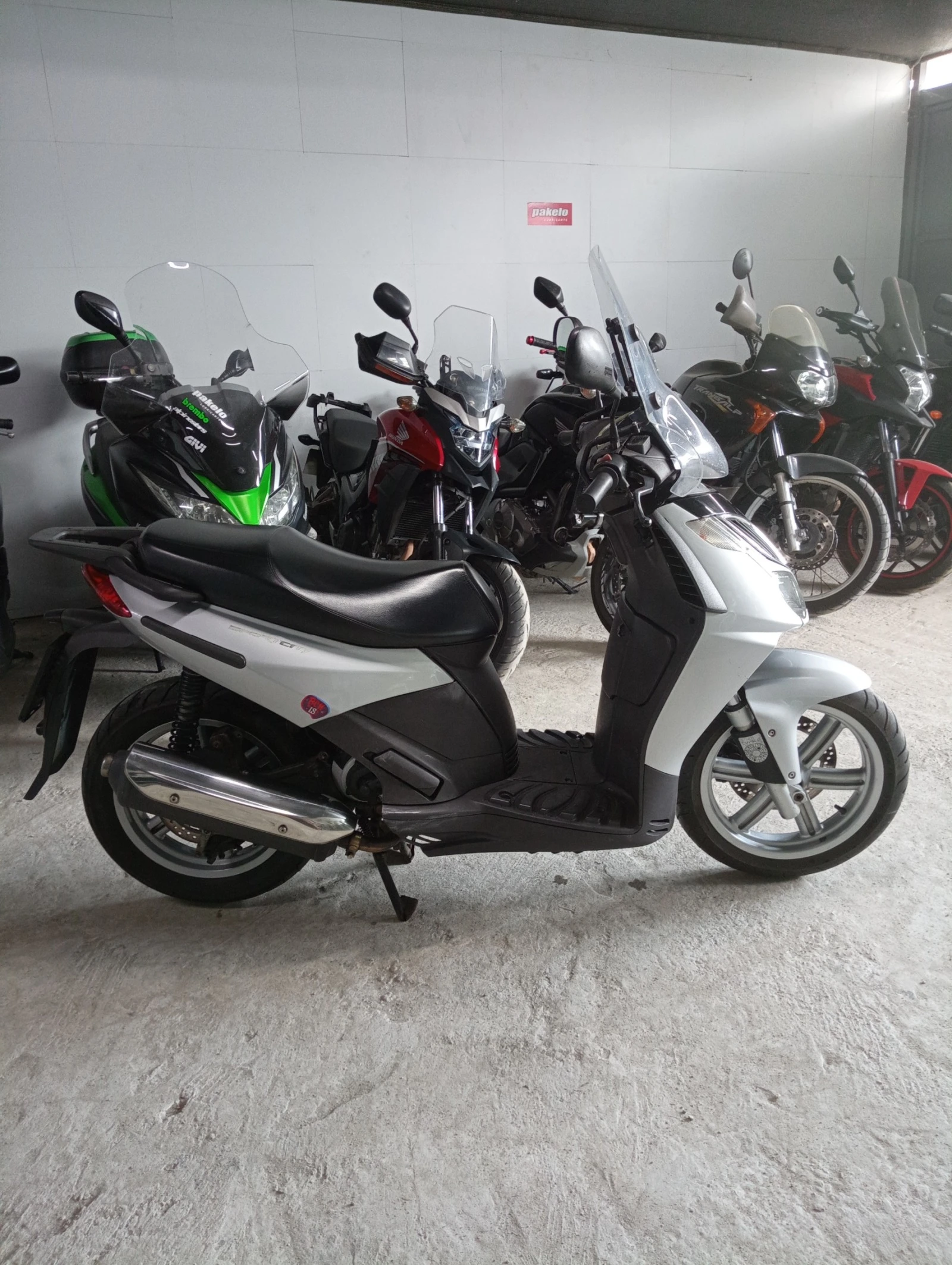 Aprilia 125 Sport city 125 - изображение 5