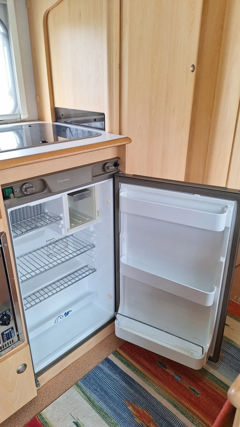 Каравана Shato Lunar Shato 500, снимка 11 - Каравани и кемпери - 52421345