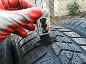 Гуми Зимни 215/60R16, снимка 4