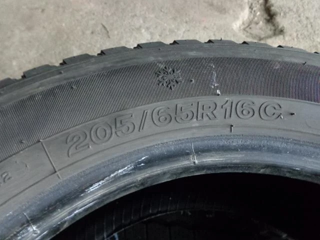 Гуми Зимни 205/65R16, снимка 8 - Гуми и джанти - 16588932