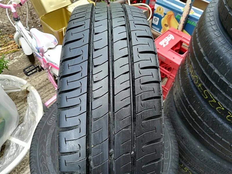 Гуми Летни 215/70R15, снимка 1 - Гуми и джанти - 21761280