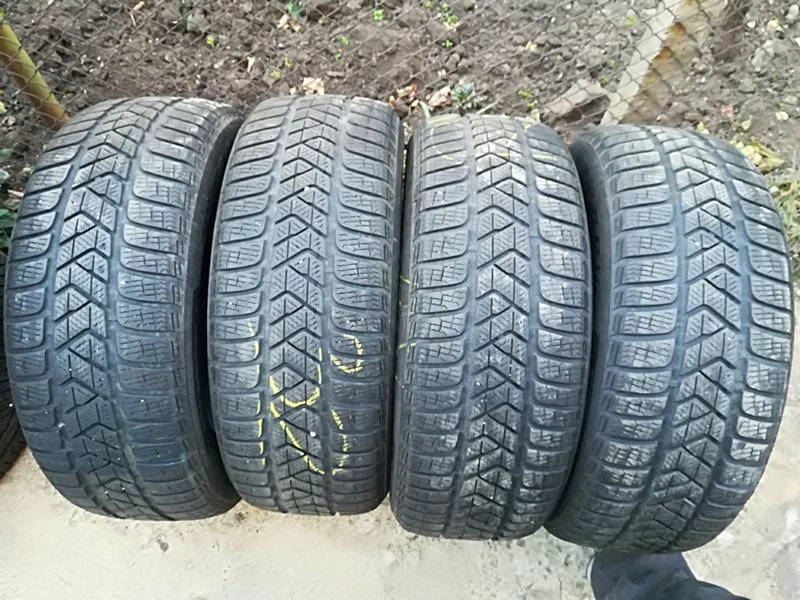 Гуми Зимни 215/60R16, снимка 1 - Гуми и джанти - 23625307