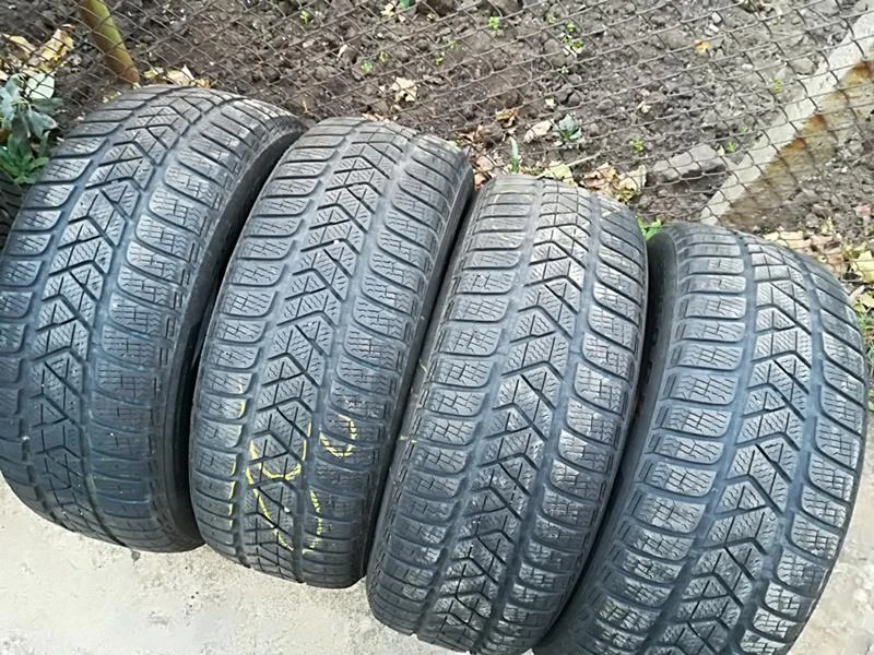 Гуми Зимни 215/60R16, снимка 2 - Гуми и джанти - 23625307