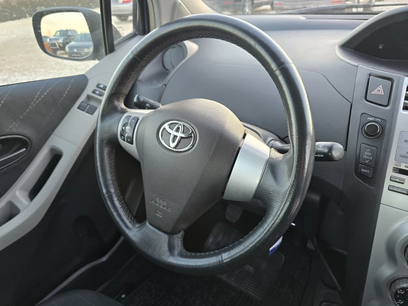 Toyota Yaris 1.4D/KLIMATIK/TOP, снимка 14 - Автомобили и джипове - 48619955