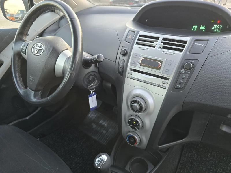 Toyota Yaris 1.4D/KLIMATIK/TOP, снимка 11 - Автомобили и джипове - 48619955