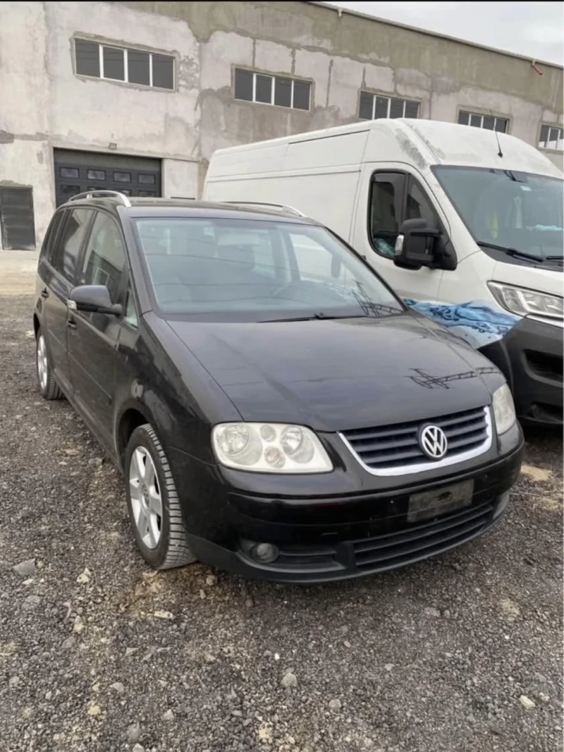 VW Touran 2.0 TDI, снимка 1 - Автомобили и джипове - 48623418