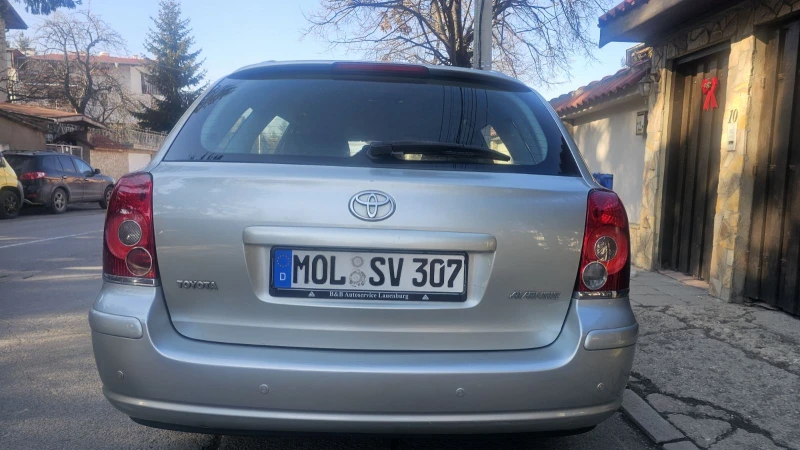 Toyota Avensis 1.8, снимка 5 - Автомобили и джипове - 48999018