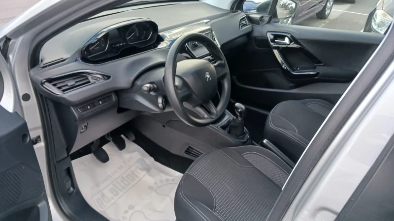 Peugeot 208 1.6 HDI EURO 6, снимка 7 - Автомобили и джипове - 52212994