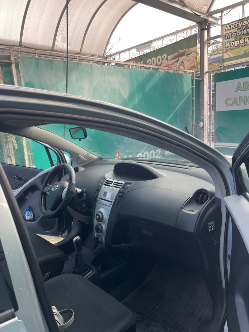 Toyota Yaris, снимка 7 - Автомобили и джипове - 52290393