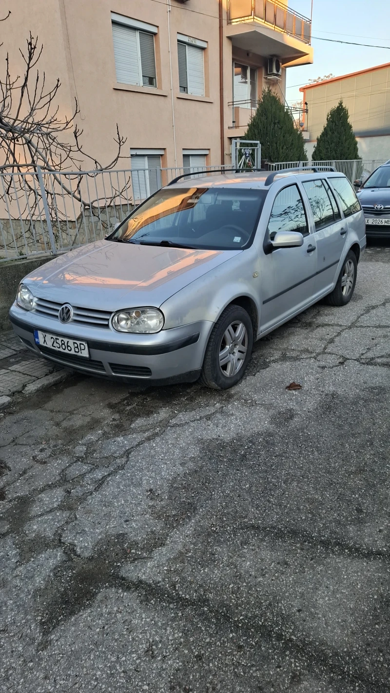 VW Golf Комби , снимка 3 - Автомобили и джипове - 52777407