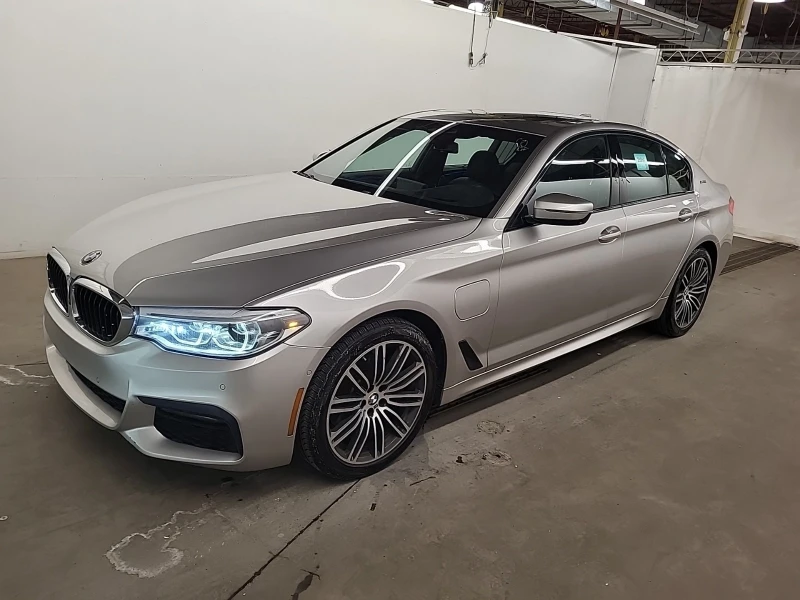 BMW 530E IPERFORMANCE * * CARFAX * * АВТО КРЕДИТ * * 