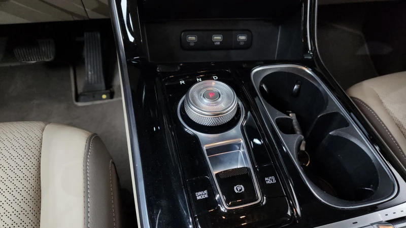 Kia Carnival 7 seater Noblesse autogeorge.com, снимка 9 - Автомобили и джипове - 53152948