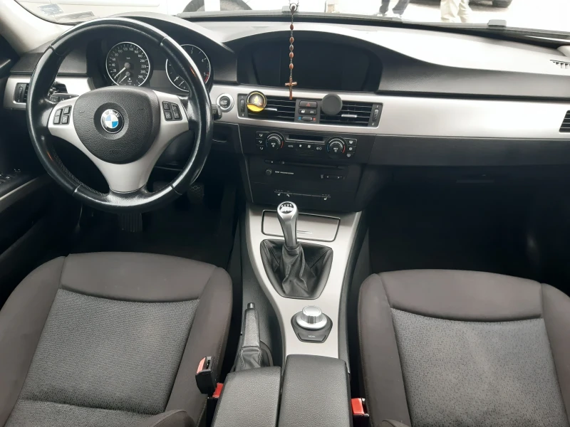 BMW 320 КАТО НОВ, снимка 13 - Автомобили и джипове - 53258757