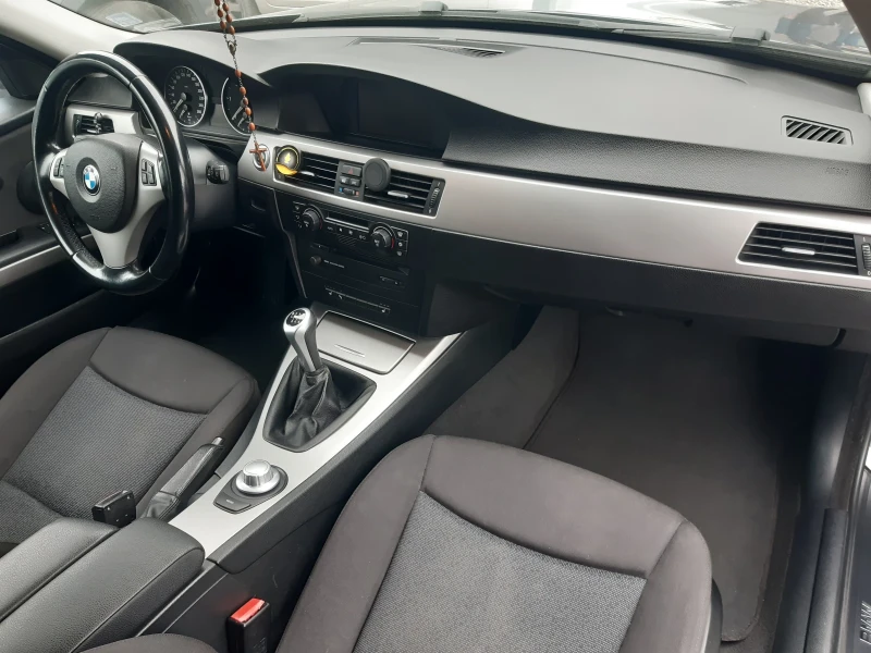 BMW 320 КАТО НОВ, снимка 12 - Автомобили и джипове - 53258757