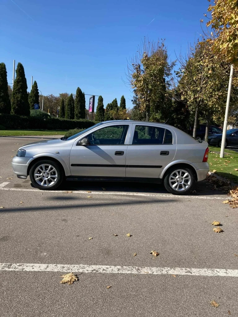 Opel Astra 1.4 16V , снимка 5 - Автомобили и джипове - 47385650