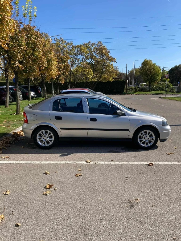 Opel Astra 1.4 16V , снимка 4 - Автомобили и джипове - 47385650