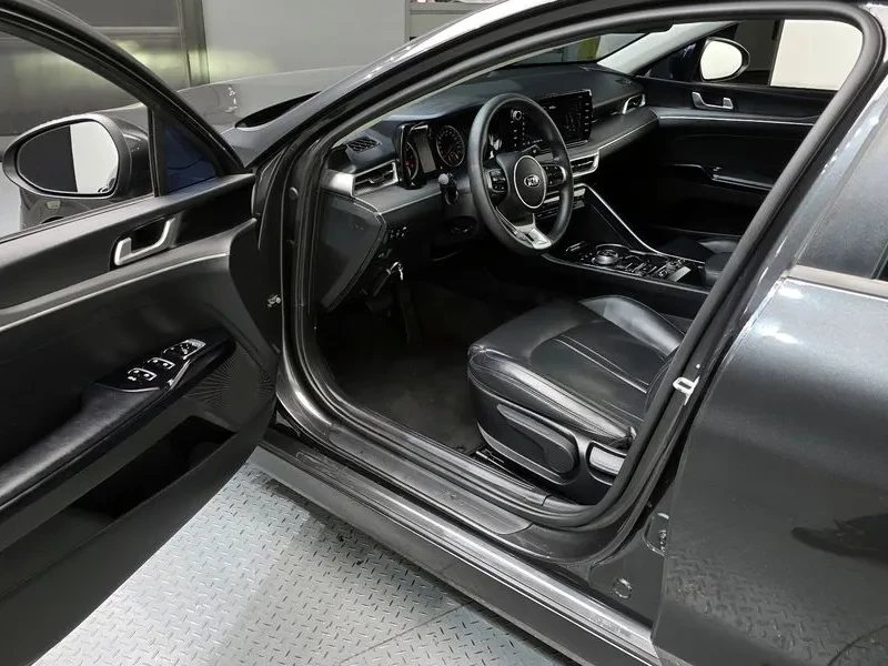 Kia K5 2.0 Trendy, снимка 10 - Автомобили и джипове - 55739385