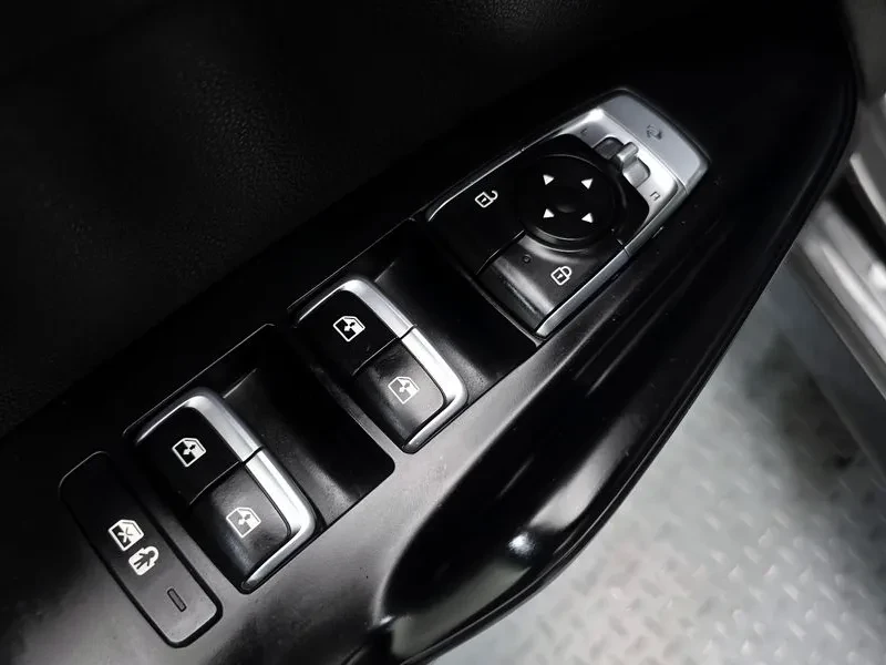 Kia K5 2.0 Trendy, снимка 14 - Автомобили и джипове - 55739385