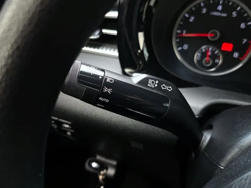 Kia K5 2.0 Trendy, снимка 16 - Автомобили и джипове - 55739385
